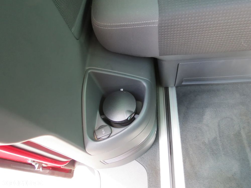 Volkswagen Multivan - 27