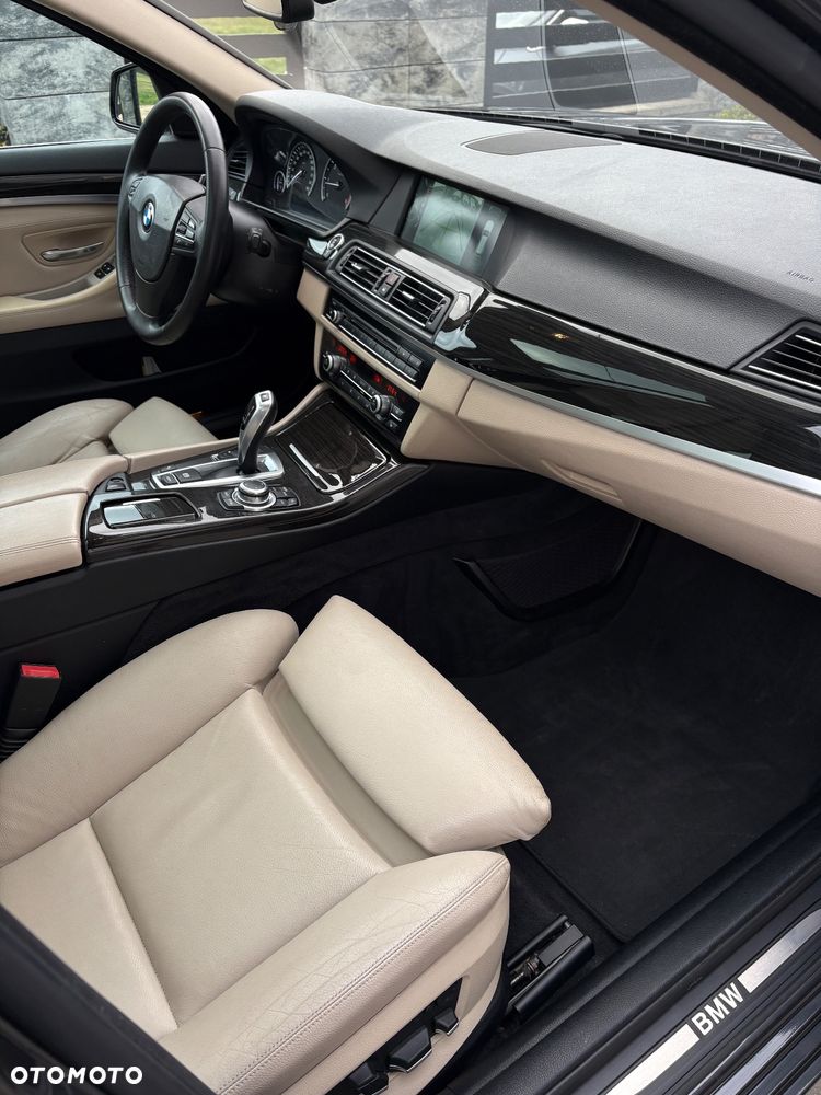 BMW Seria 5 525d - 15