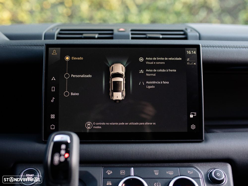 Land Rover Defender 2.0 P300e 110 AWD X-Dynamic SE - 45