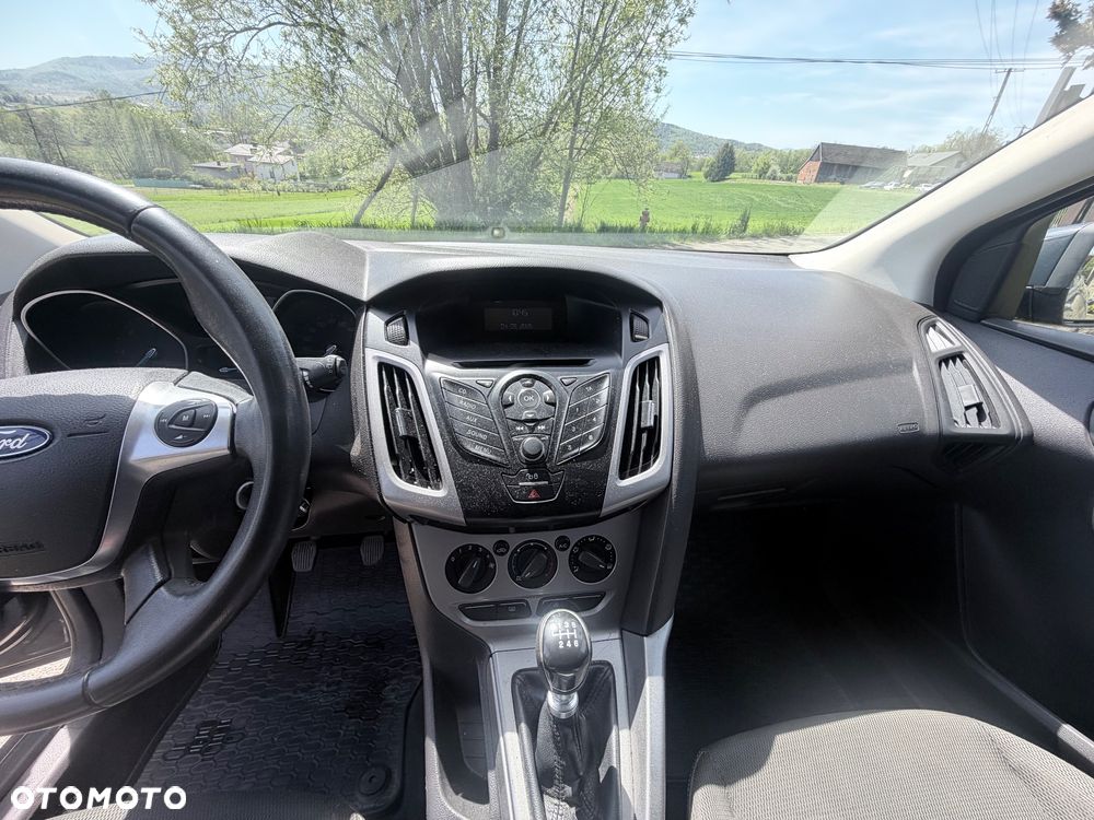 Ford Focus 1.6 TDCi DPF Start-Stopp-System Ambiente - 24