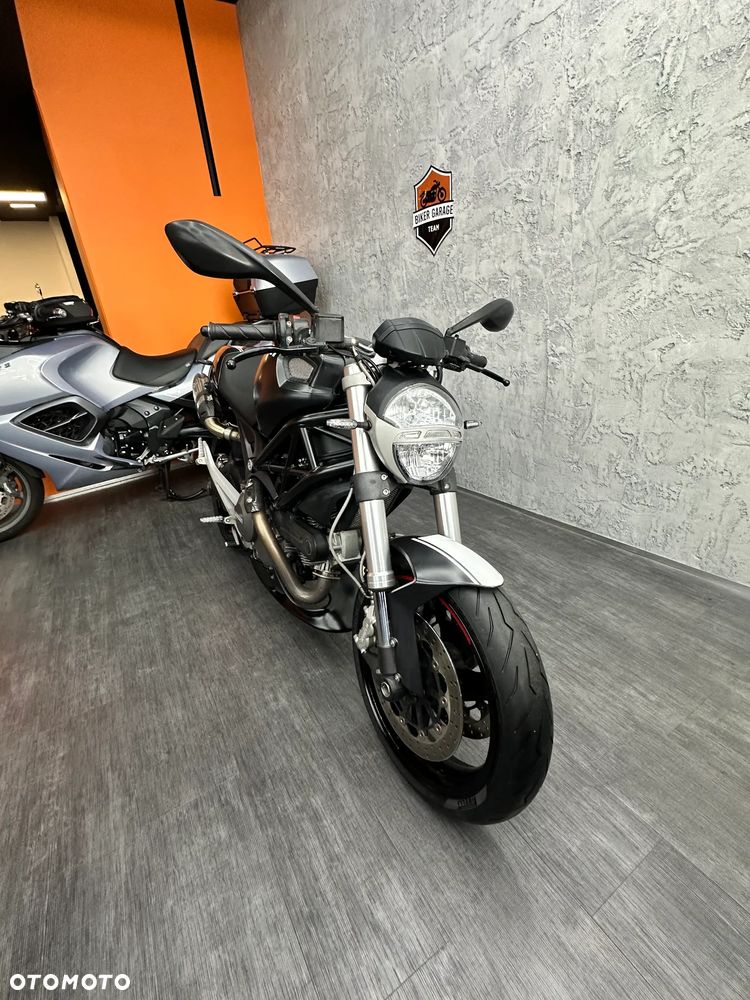 Ducati Monster - 33