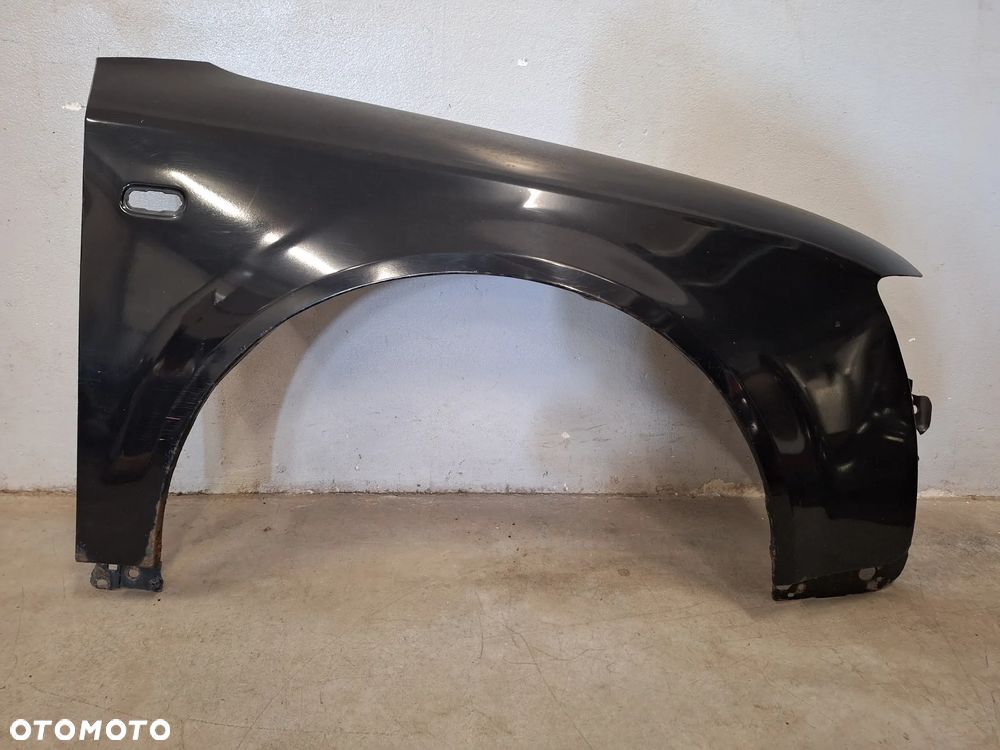 BŁOTNIK PRAWY PRZÓD PRZEDNI AUDI A4 B6 LAK: LY9B NR216 - 1