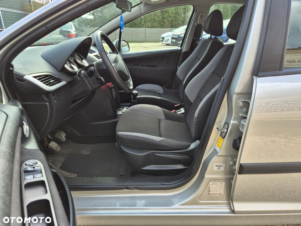 Peugeot 207 1.4 Presence - 5