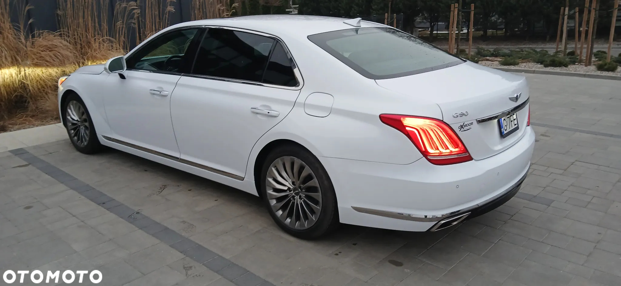 Genesis G90 - 3
