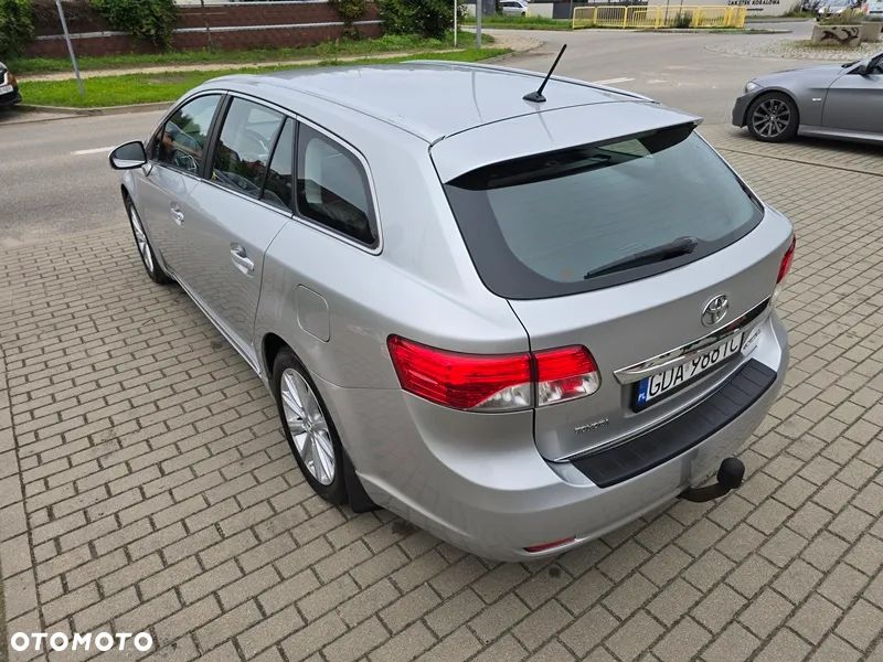Toyota Avensis - 15