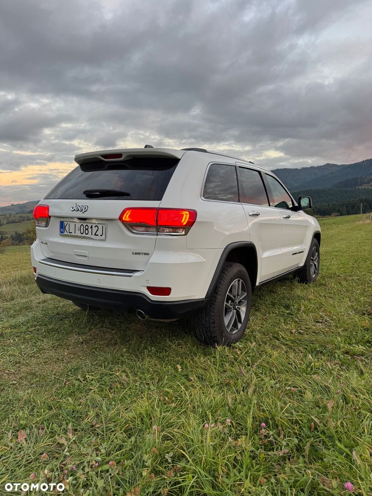 Jeep Grand Cherokee - 11