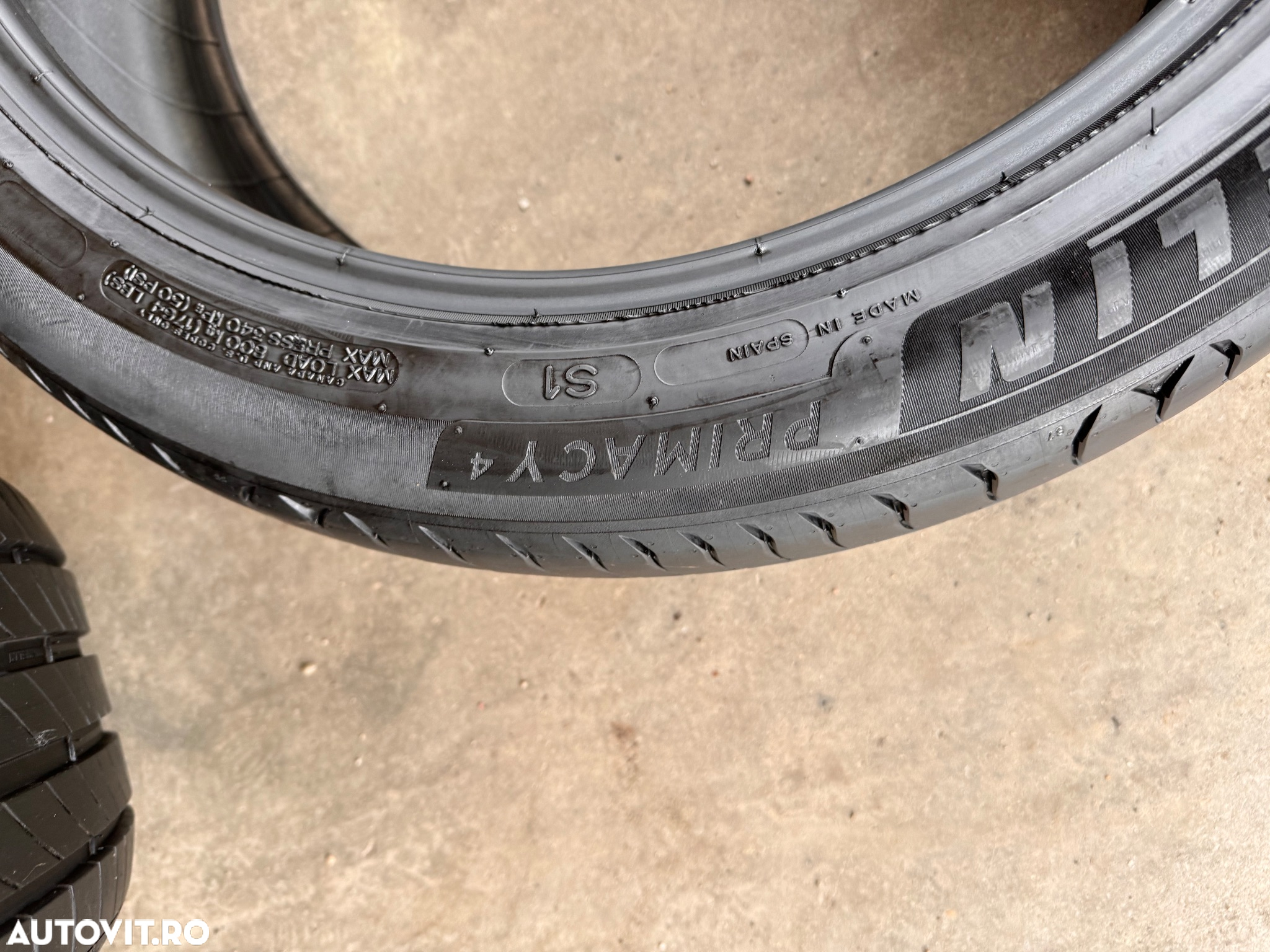 Vând 2 anvelope 235/45/20 michelin de vară ca noi - 6