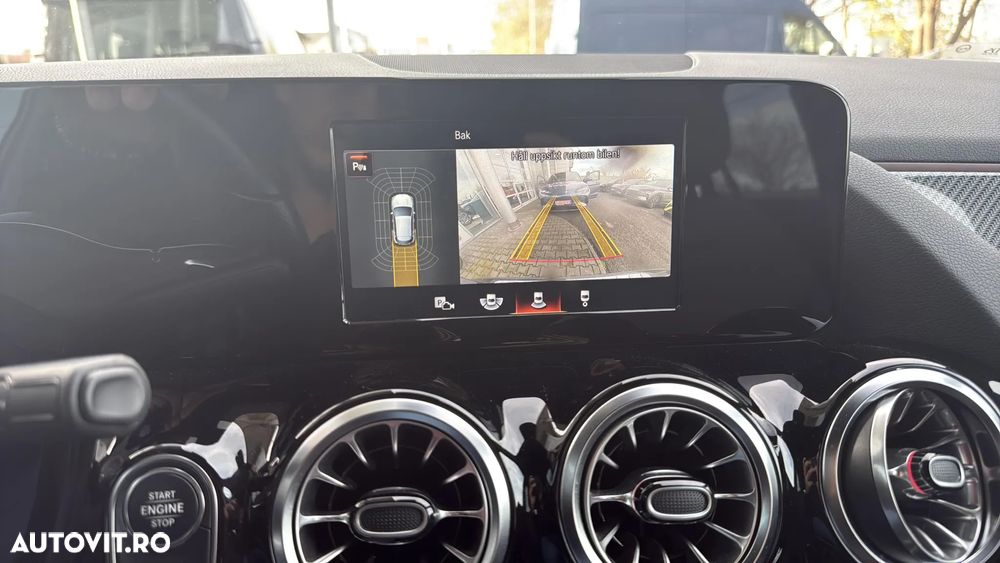 Mercedes-Benz GLA - 13