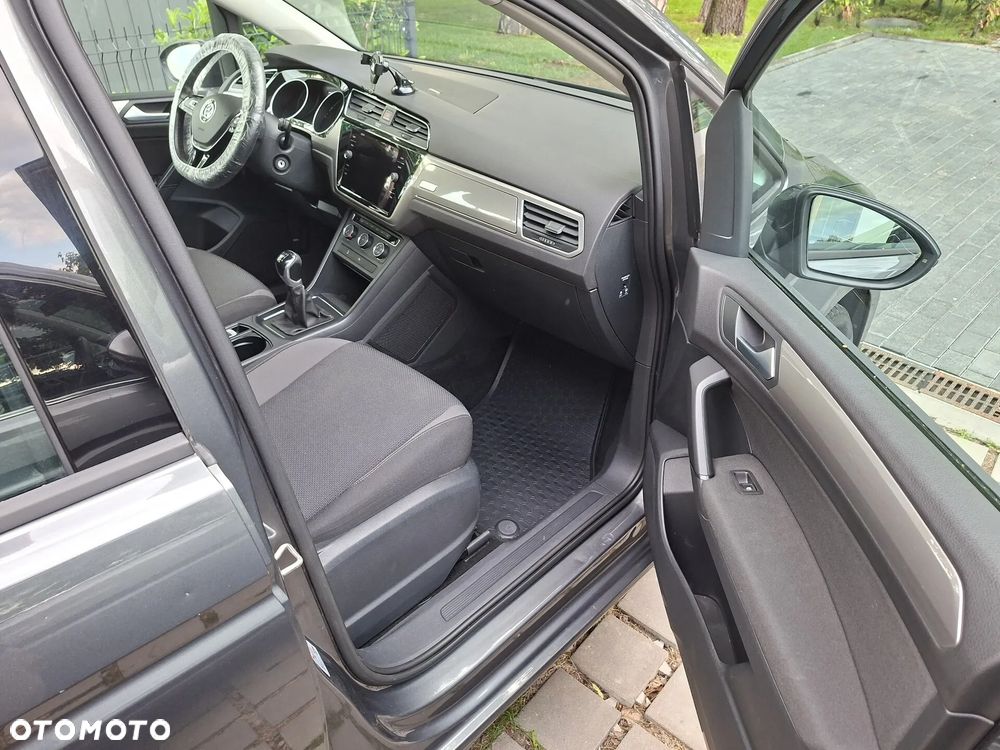 Volkswagen Touran 1.5 TSI EVO Active - 13