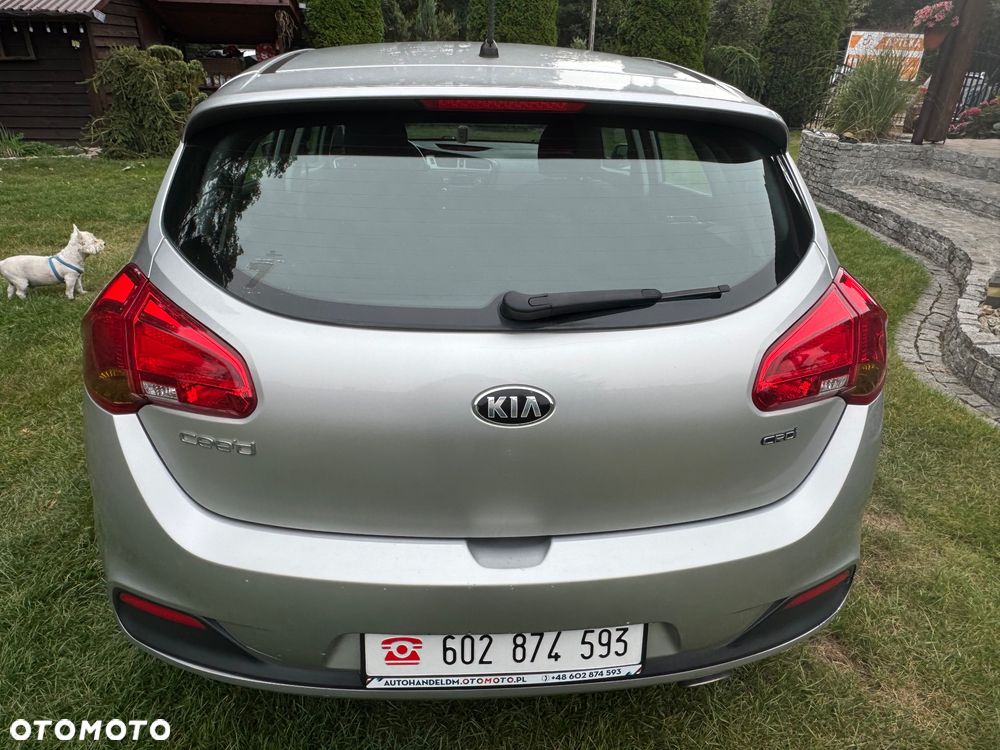 Kia Ceed - 11