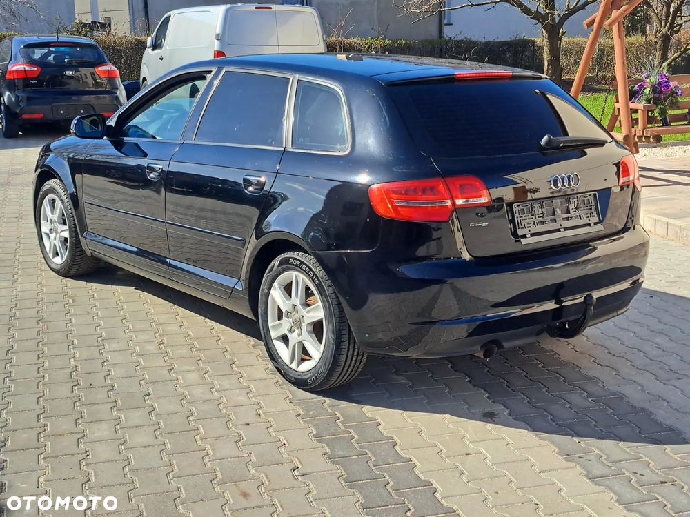 Audi A3 Sportback 1.6 Ambiente - 2