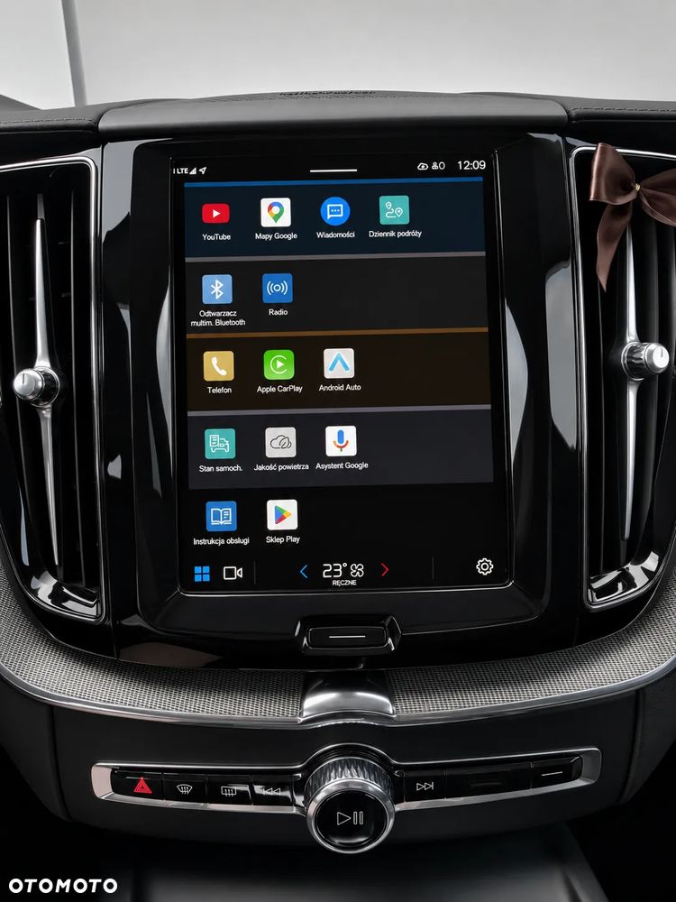Volvo XC 60 T6 Plug-In Hybrid AWD Ultra Bright - 9