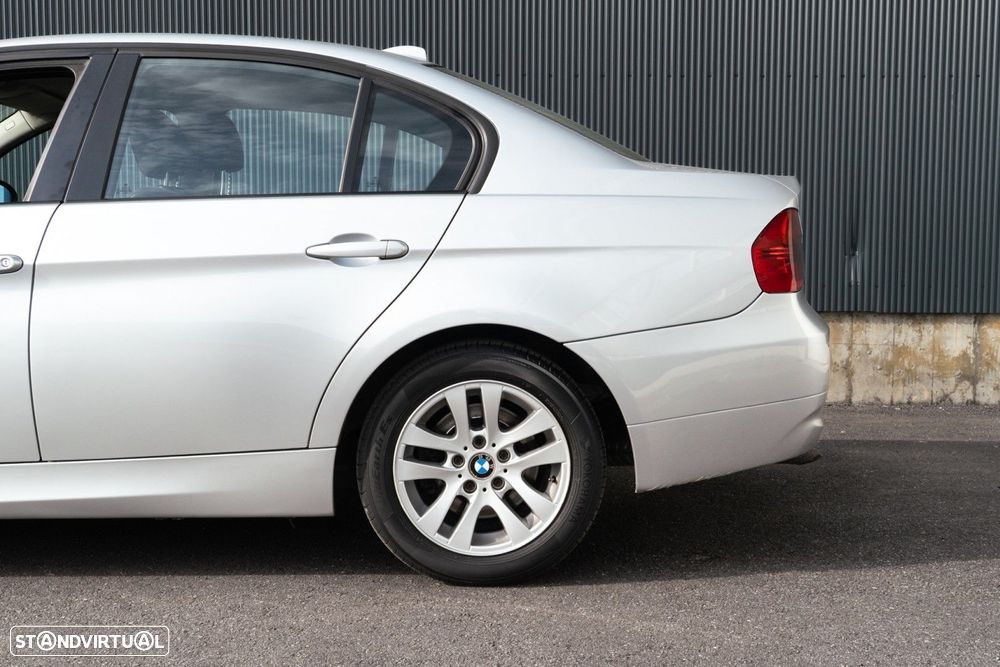 BMW 320 d EfficientDynamics - 17