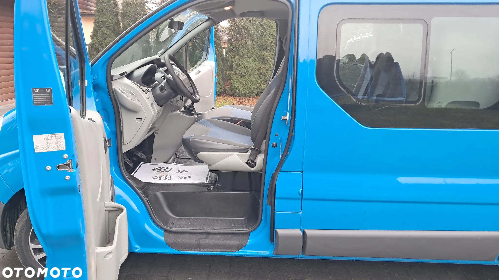 Renault Trafic 2.0 dCi 115 Combi L2H1 teilverglast - 9
