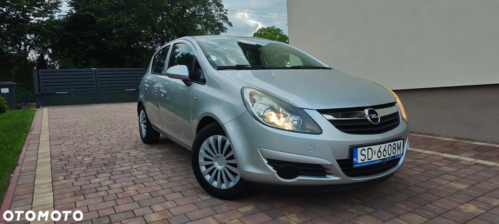 Opel Corsa 1.4 16V Innovation 110 Jahre - 2