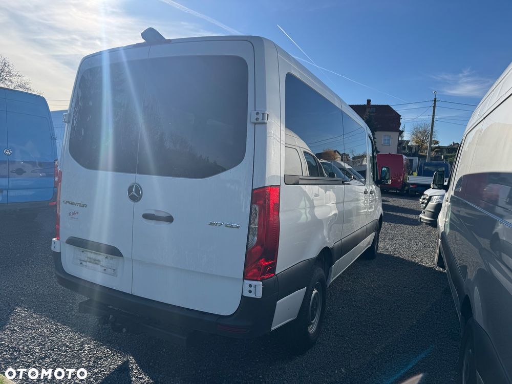 Mercedes-Benz Sprinter Standard BASE 907.233 - 2