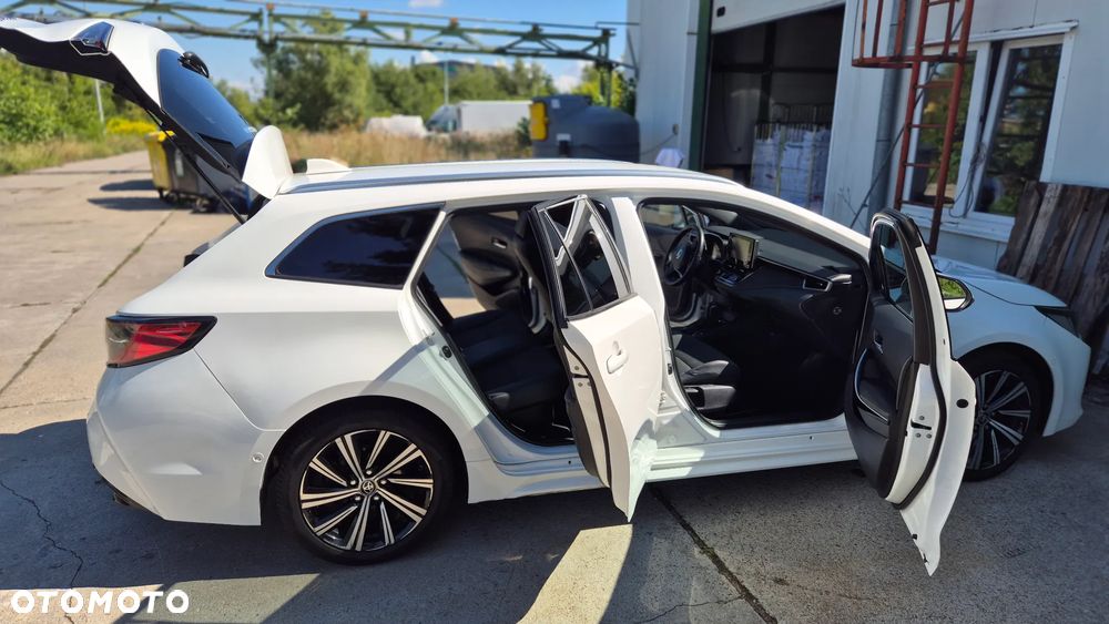 Toyota Corolla 2.0 Hybrid Comfort - 12