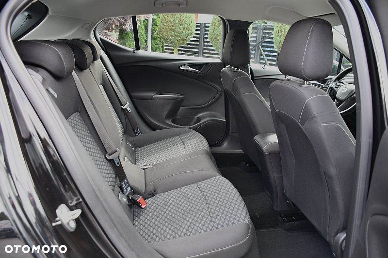 Opel Astra 1.4 Turbo Innovation - 22