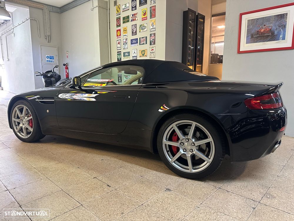 Aston Martin Vantage Roadster - 4