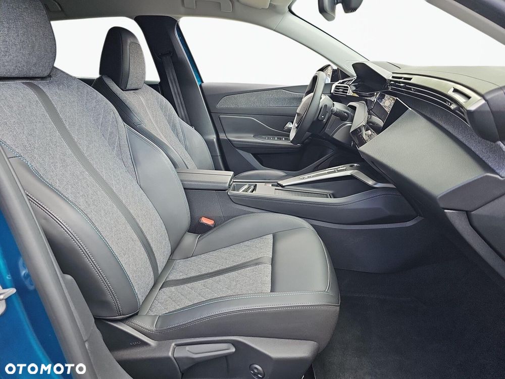 Peugeot 408 - 15