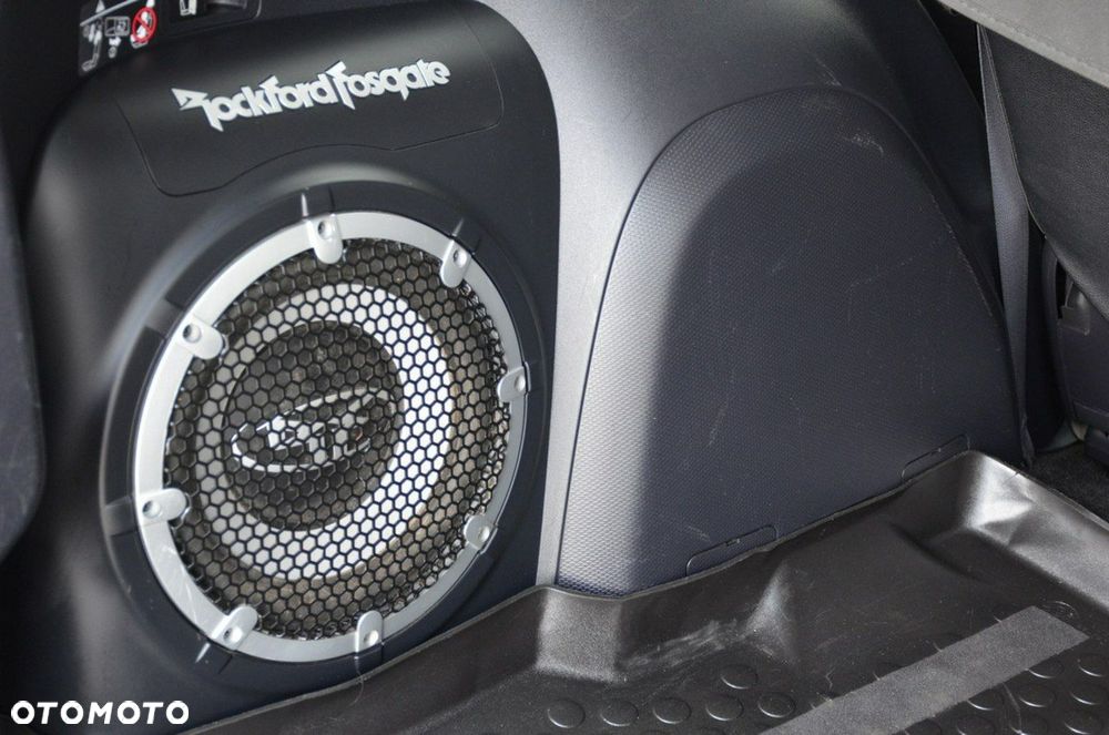 Mitsubishi Outlander - 10