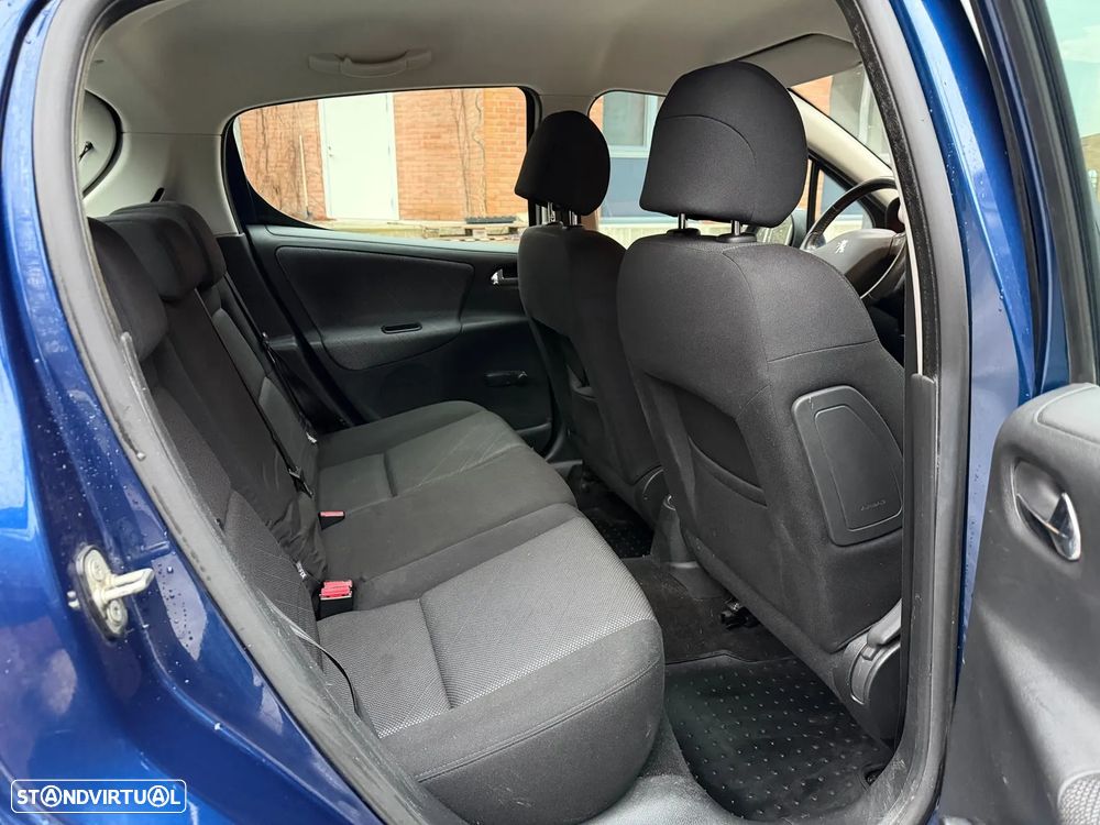 Peugeot 207 1.4 16V Premium - 3