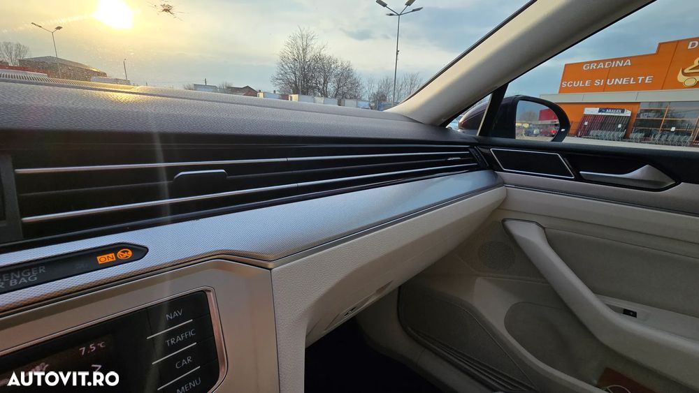 Volkswagen Passat 2.0 TDI DSG Highline - 12