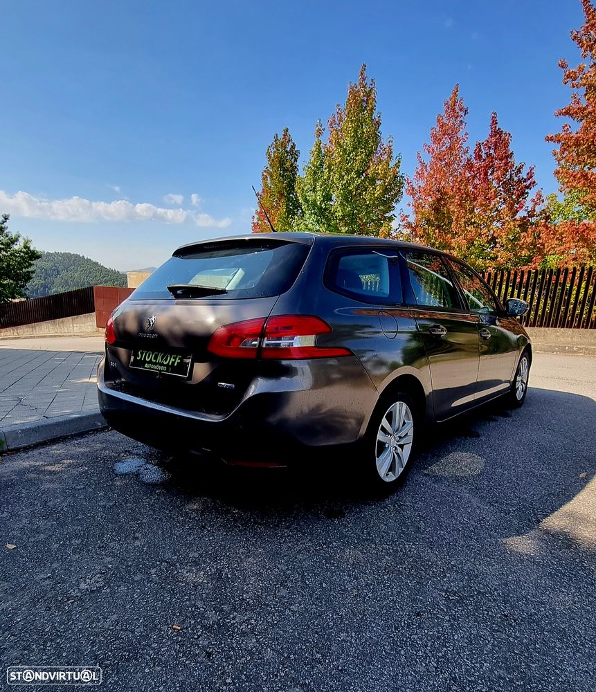 Peugeot 308 - 8