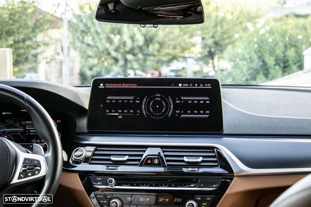 BMW 530 e Pack Desportivo M - 39