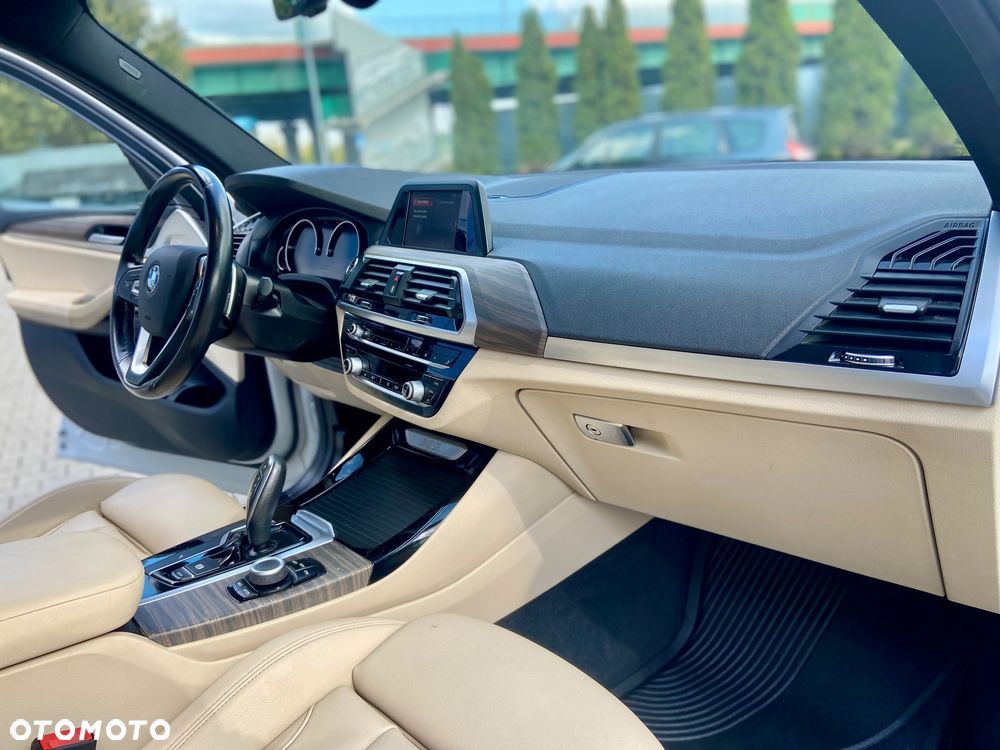 BMW X3 xDrive30i Luxury Line - 30