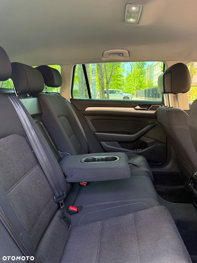 Volkswagen Passat - 14