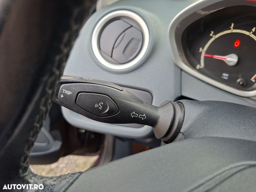 Ford Fiesta 1.4i Titanium - 8