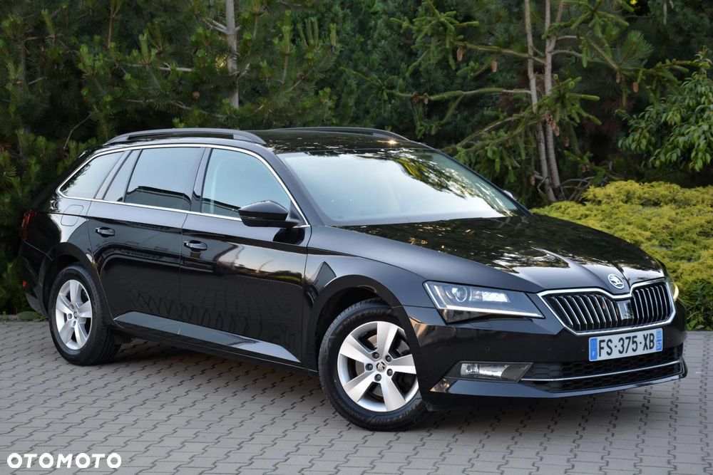 Skoda Superb 2.0 TDI DSG Ambition - 6