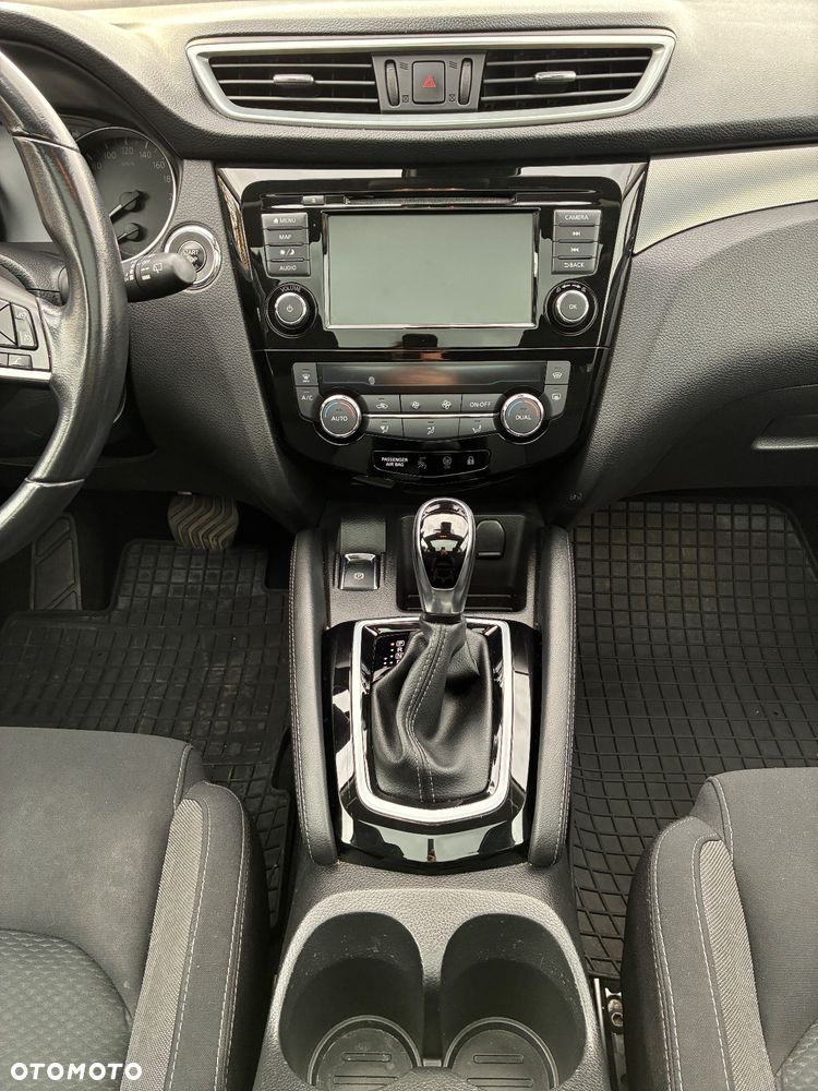 Nissan Qashqai 1.3 DIG-T N-Connecta DCT - 10