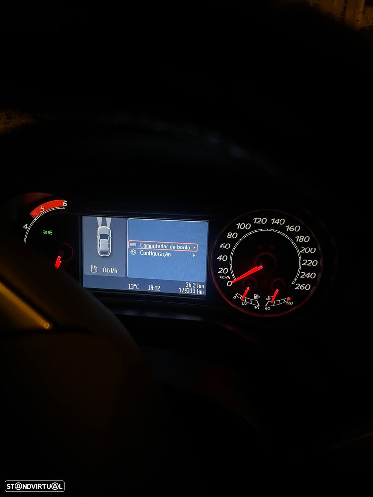 Ford S-Max 2.0 TDCi Titanium 7L - 53