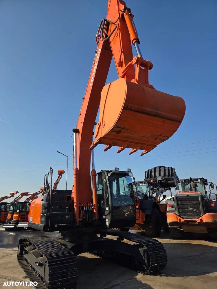 Hitachi ZX250LC-6, 2020, 4.294h, 28t, cupa NOUA 1,55mc, lant 95% bun doar 136h mars, Consum mediu 11l/h, 3 pompe hidr HITACHI, produs in JAPOANIA, inst picon pe brate, camera spate si laterale, Ad sapare 7,5m, posibil leasing, CA NOU-PROMOTIE 106.900 Eur - 15