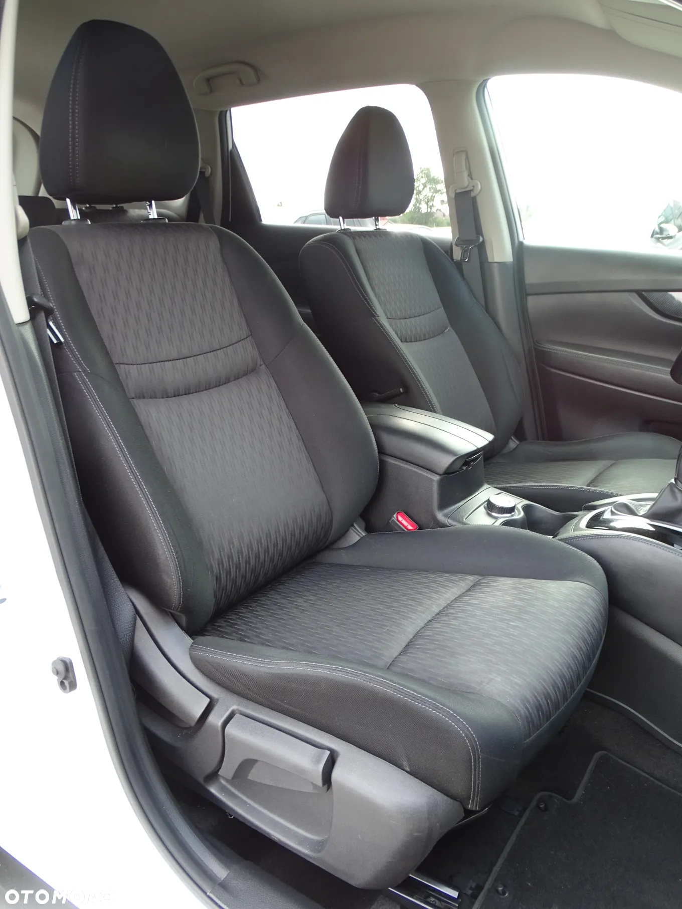 Nissan X-Trail 2.0 dCi Tekna 4WD Xtronic - 9