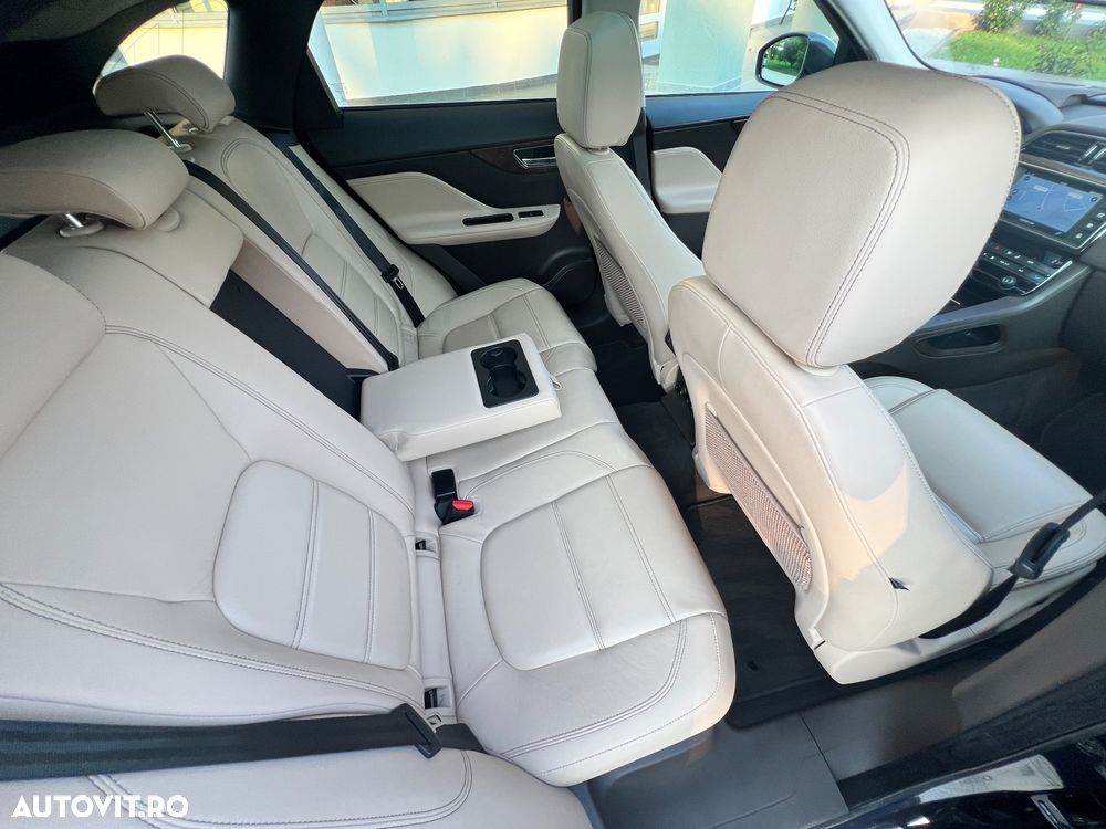 Jaguar F-Pace 30d AWD Prestige - 32
