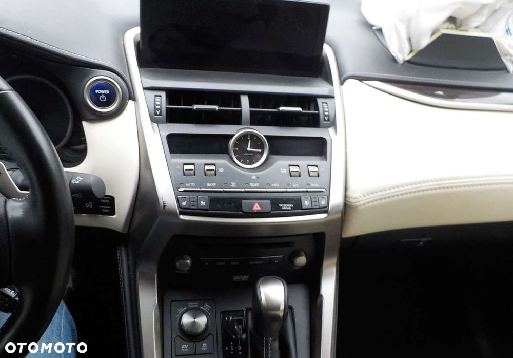 Lexus NX - 27