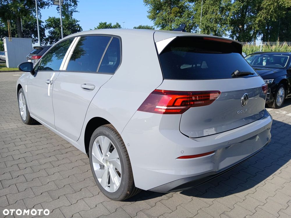 Volkswagen Golf - 6