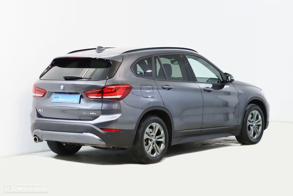 BMW X1 25 e xDrive Corporate Edition - 3
