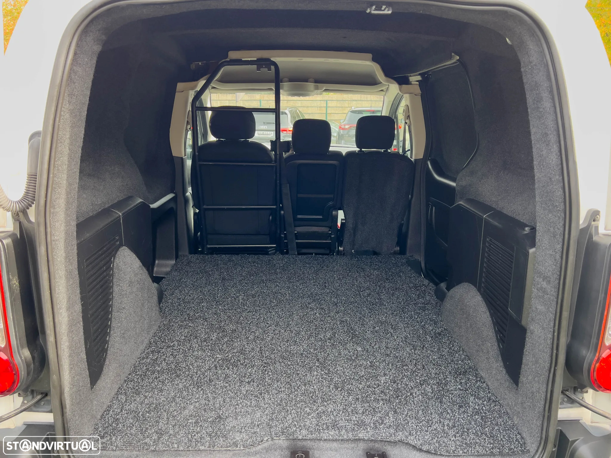 Citroën Berlingo 1.6 HDI IVA Dedutivel - 9