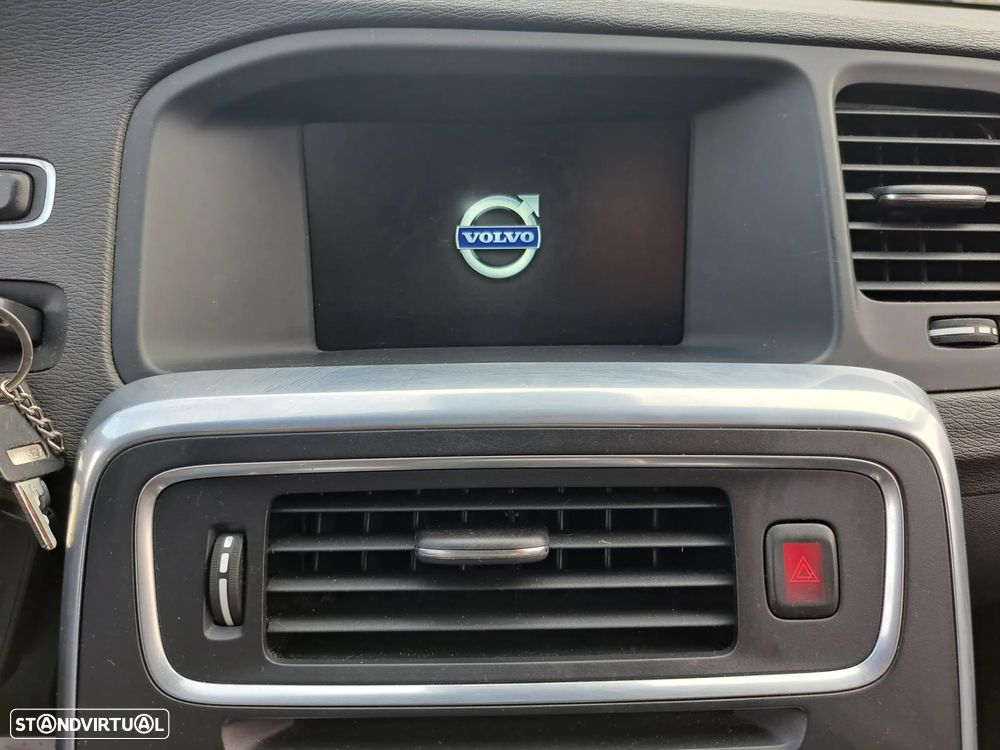 Volvo V60 Cross Country D4 Momentum - 20