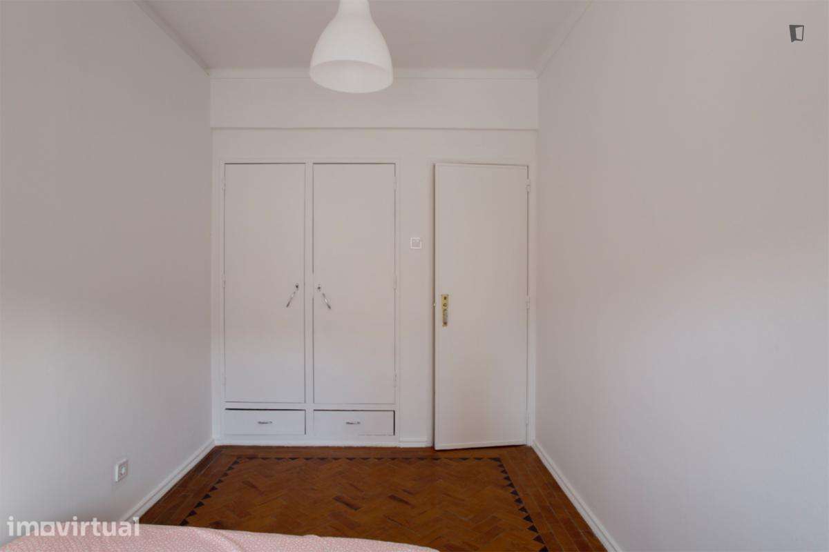 Apartamento com 1 quartos - localizado em Benfica Lisbon - Grande imagem: 2/14