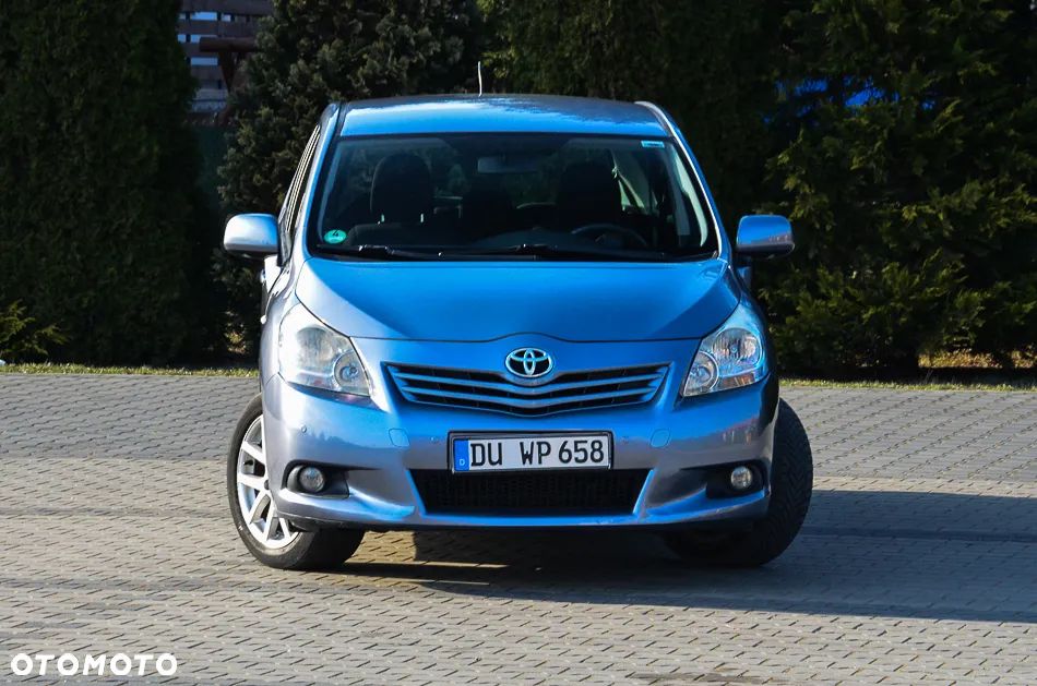 Toyota Verso 1.6 Premium 7os - 8