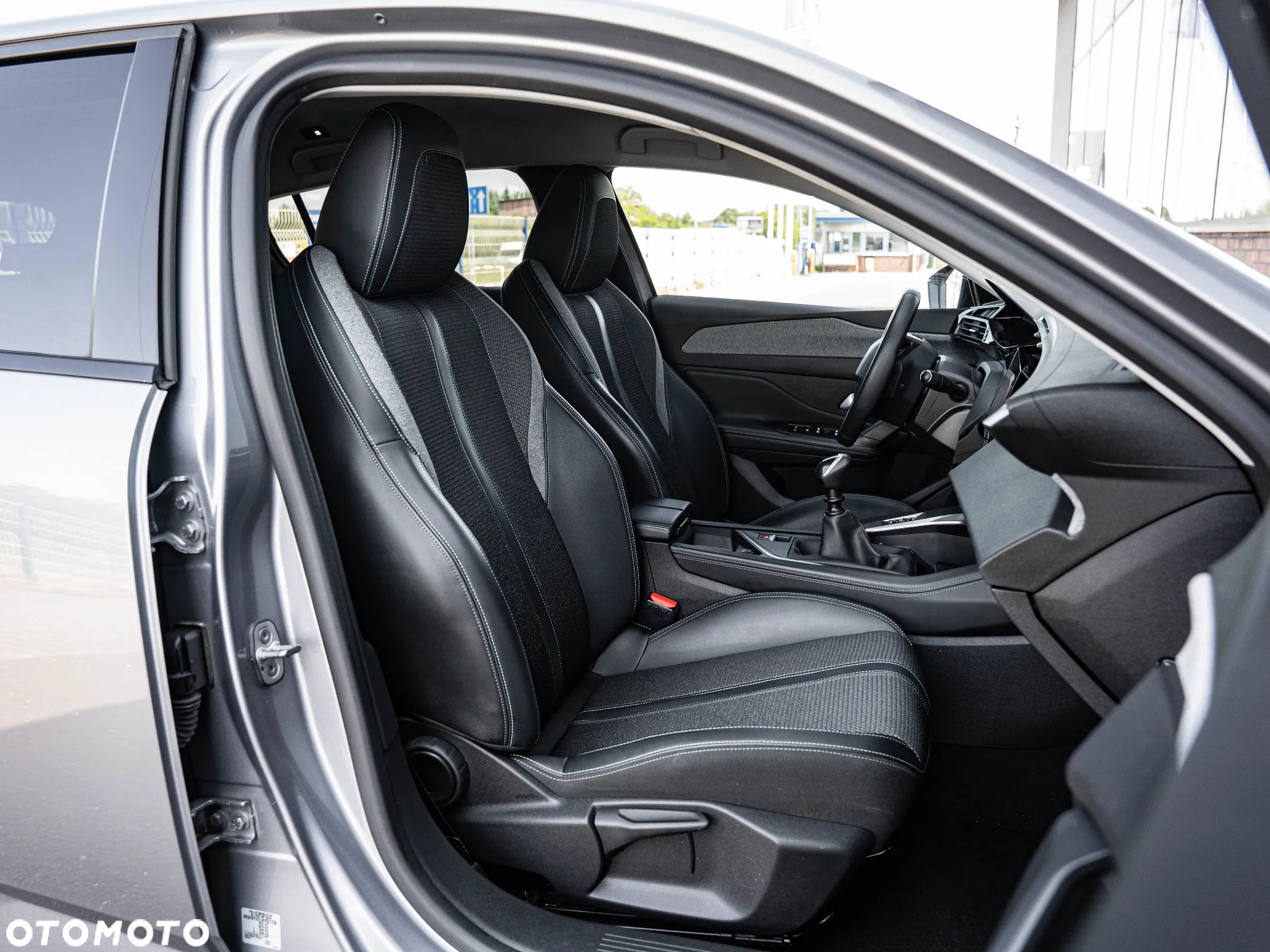 Peugeot 308 1.5 BlueHDi Allure Pack S&S - 26