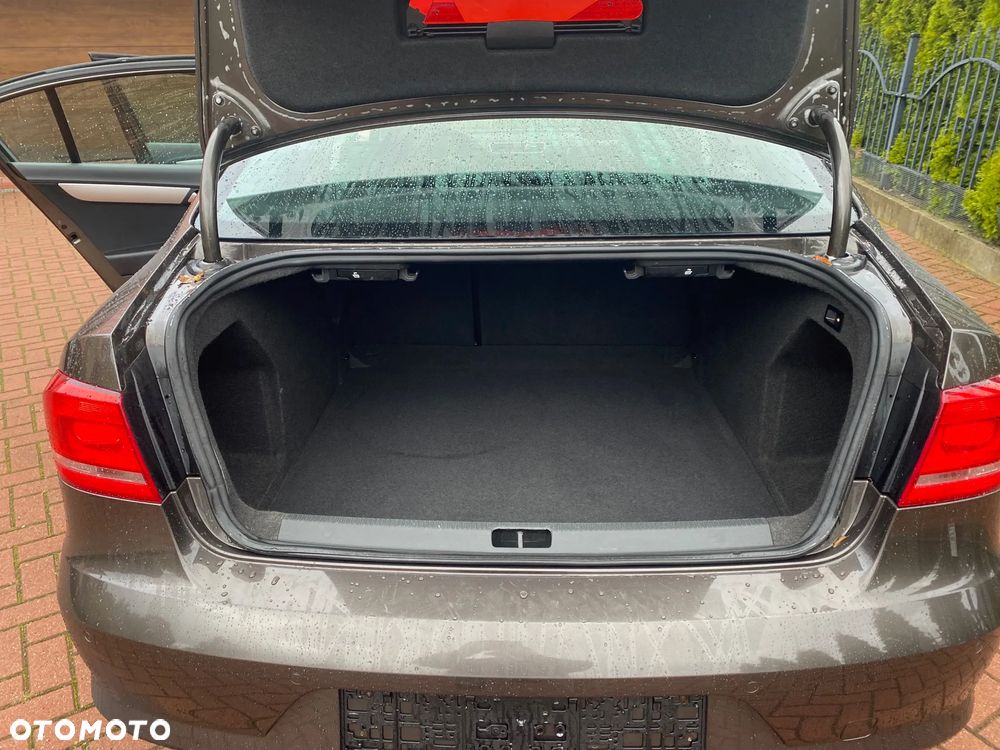Volkswagen Passat 1.6 TDI Comfortline - 7