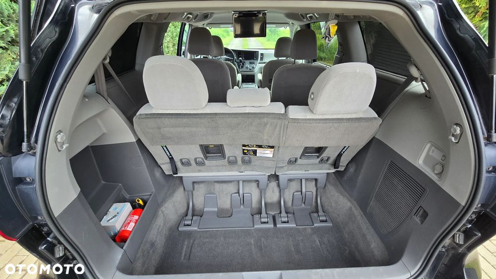 Toyota Sienna 3.5 V6 LE AWD - 11
