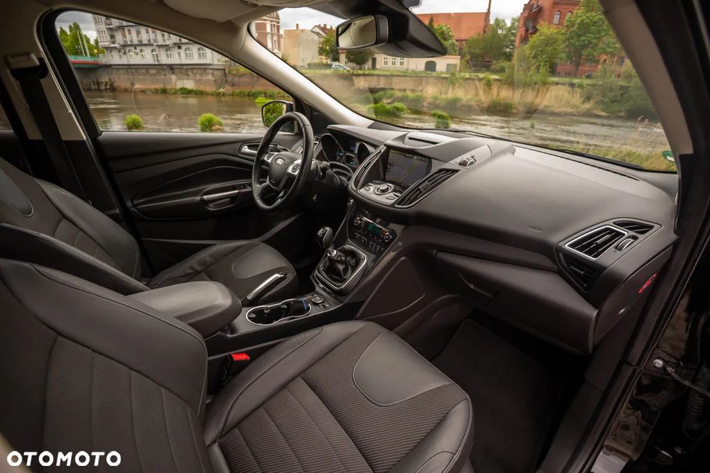 Ford Kuga 2.0 TDCi 2x4 SYNC - 38
