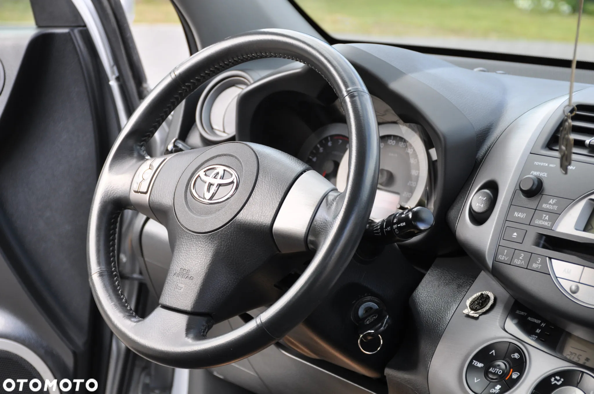 Toyota RAV4 2.0 4x4 Automatik Executive - 26